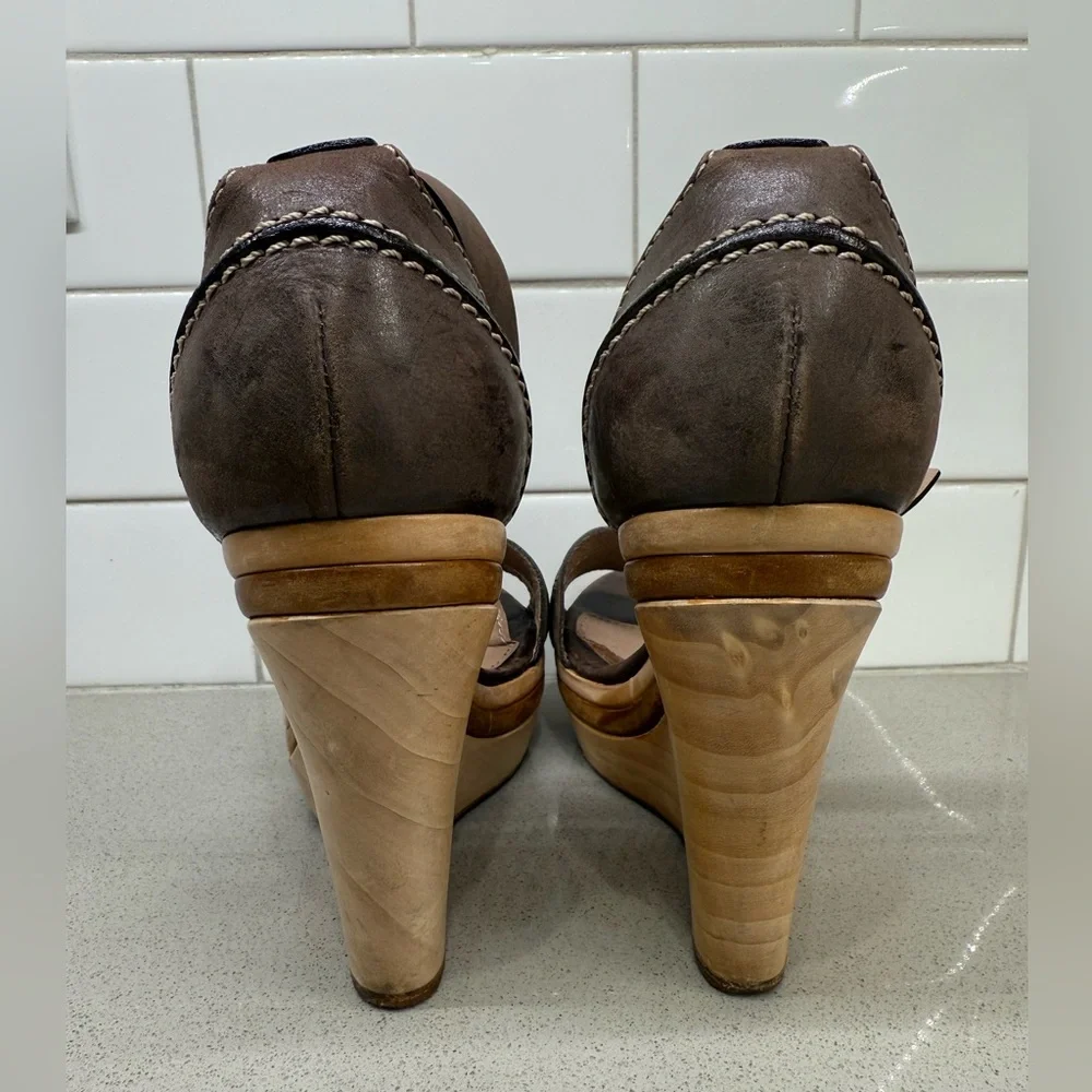 Chloe Brown Wood and Leather Wedge Sandals